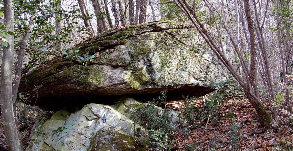 Il monte Caslano sommerso dai ghiacci